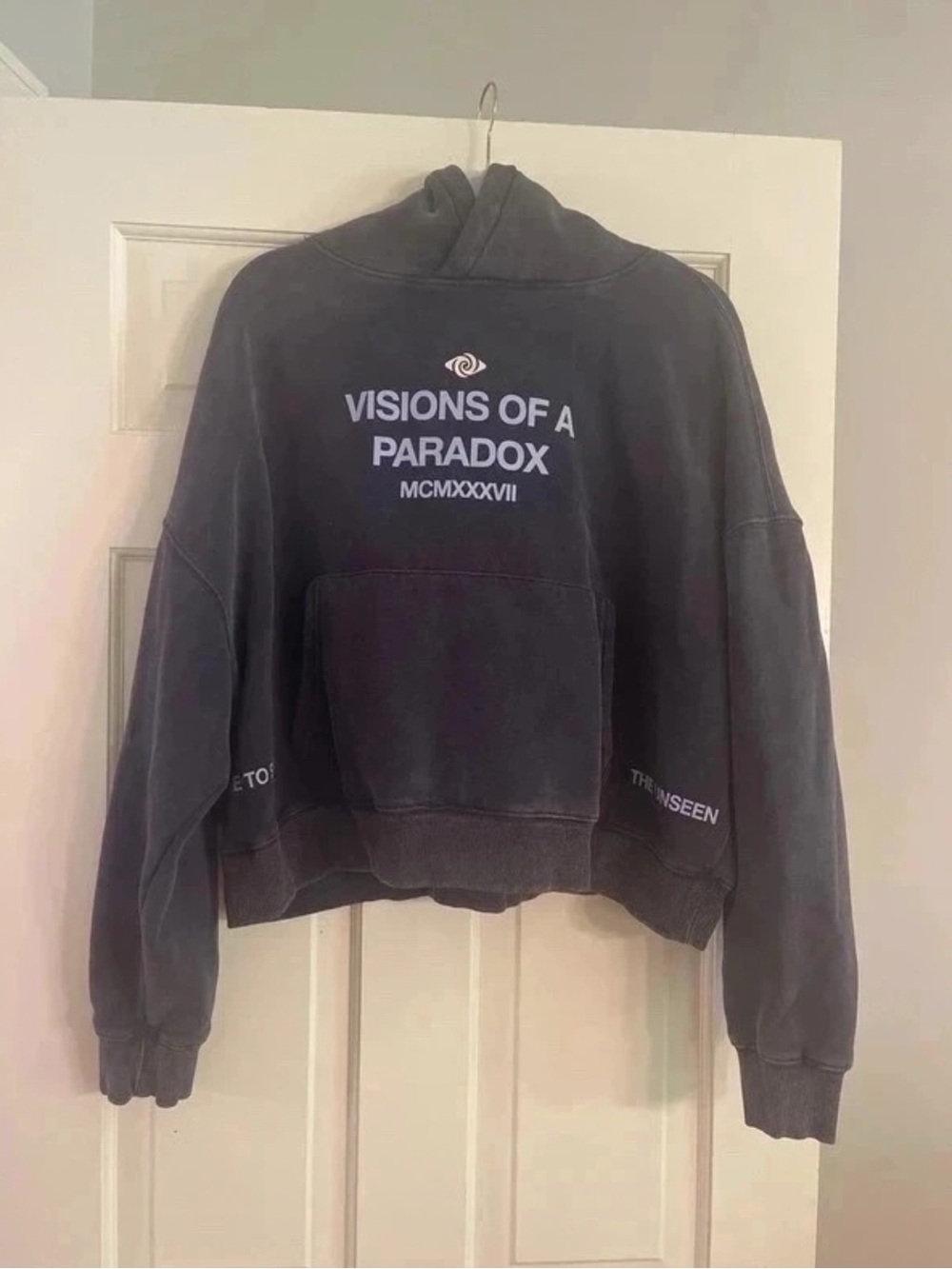 PacSun Graphic Hoodie - Cropped